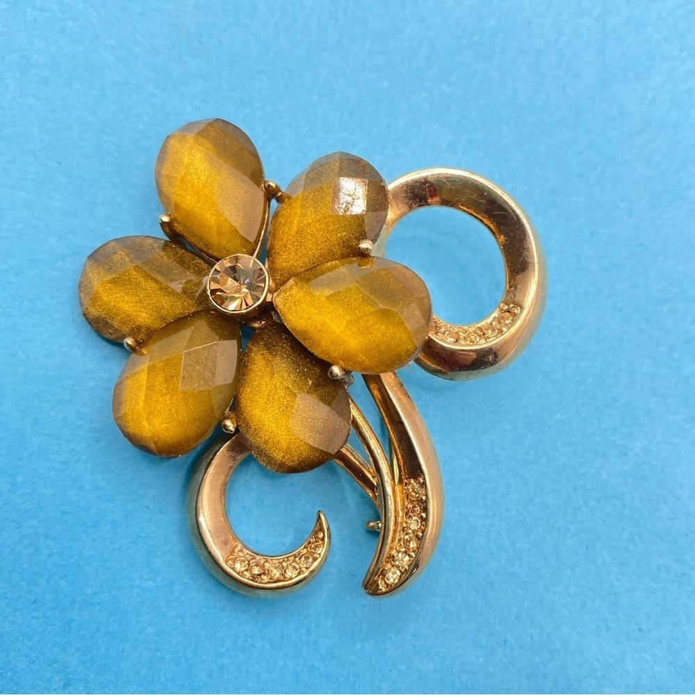LC LAUREN CONRAD  Gold Tone Floral Brooch